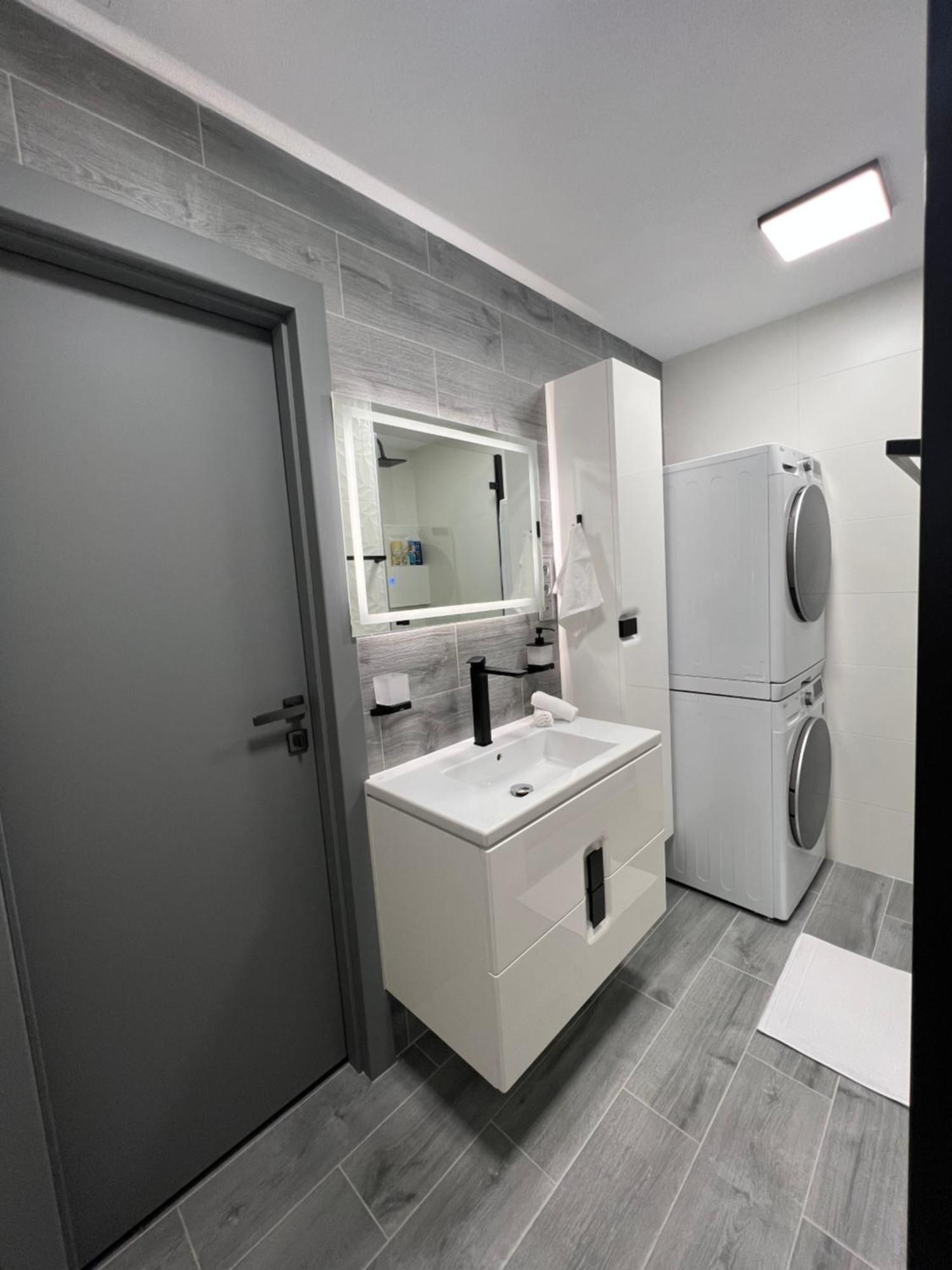 Apartman Piccoladuo V Banskej Bystrici 반스카비스트리카 외부 사진